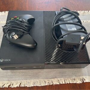 XBOX w/ Controller & Games